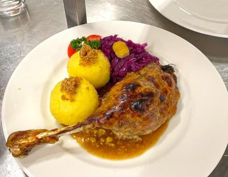 Hotel Und Restaurant Nehrener Hof Εξωτερικό φωτογραφία