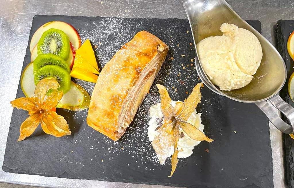 Hotel Und Restaurant Nehrener Hof Εξωτερικό φωτογραφία