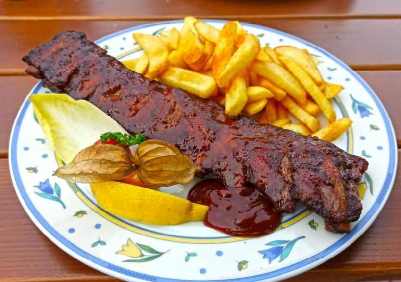 Hotel Und Restaurant Nehrener Hof Εξωτερικό φωτογραφία